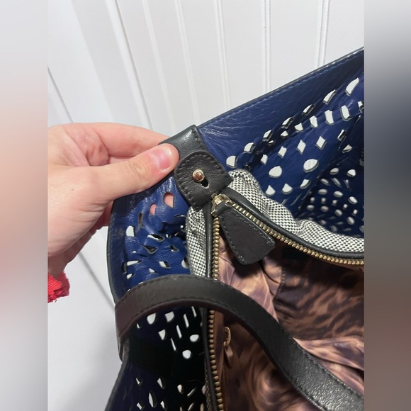 Stuart Weitzman Unique Leather Bag with removable inner bag - Picture 7 of 10